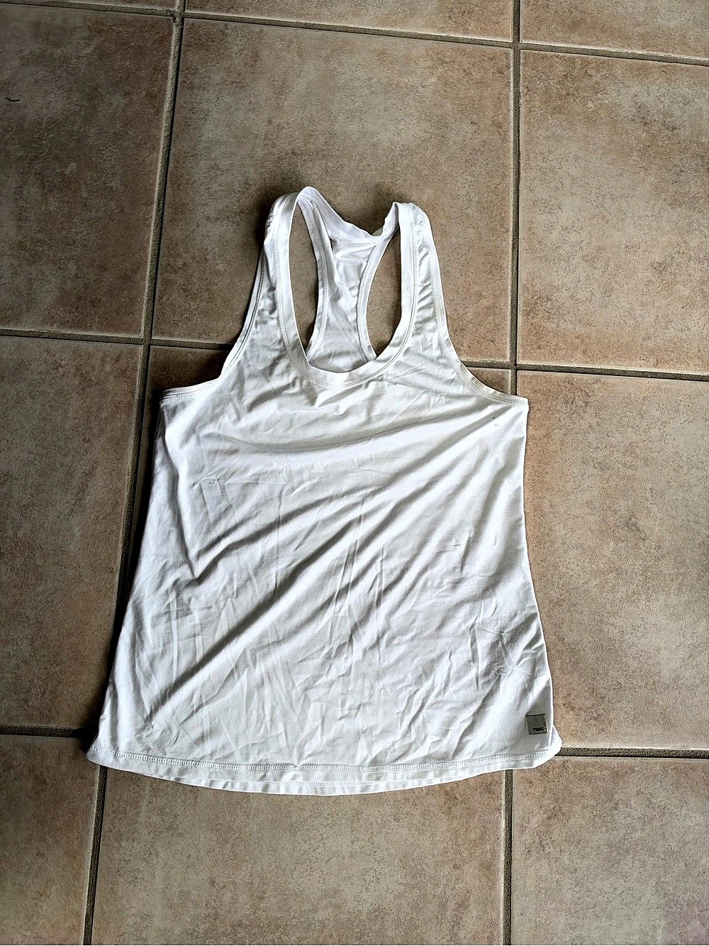 Vuori Racerback Tank in White Size Small